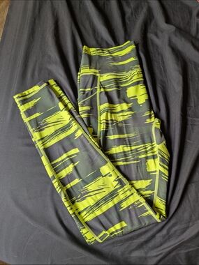 Alphalete Neon Green and Black Leggings